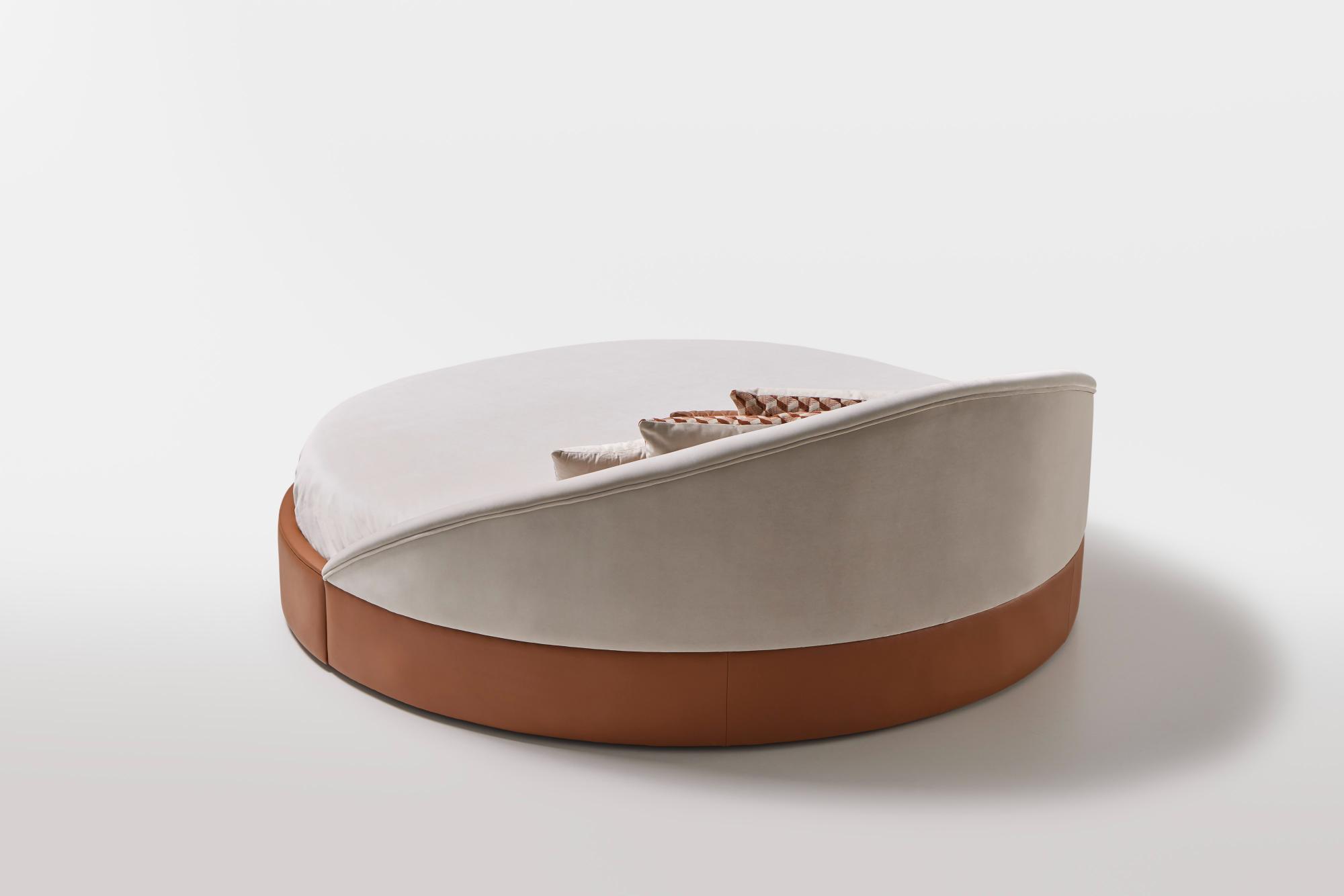 Круглая кожаная кровать Arco