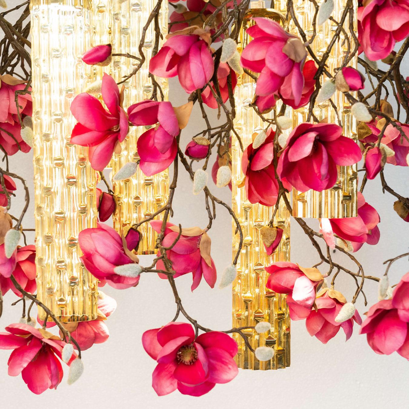 Квадратная золотая люстра Magnolia