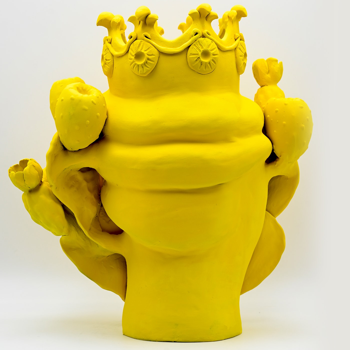 Жёлтая матовая скульптура Moor's Head