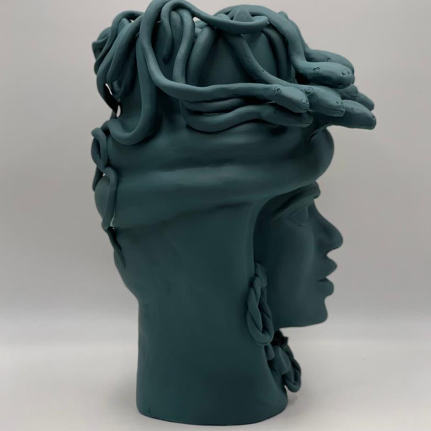 Матовая скульптура Moor's Head