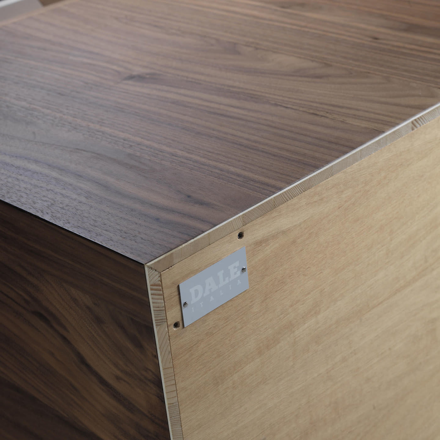 Коричневий комод Base Brown