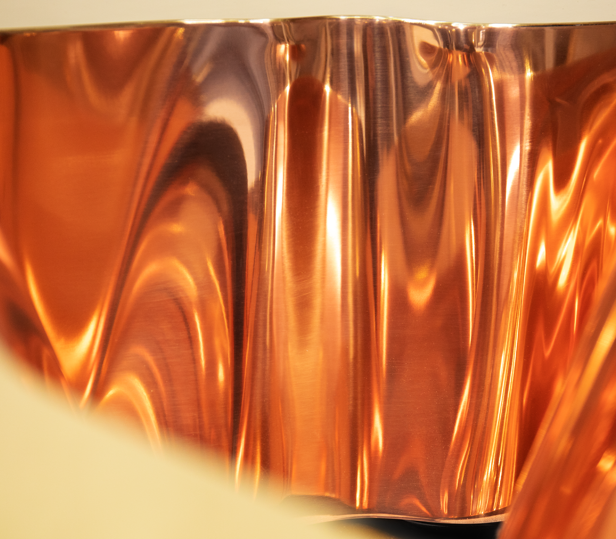 Журнальный столик Fissure Gold Copper