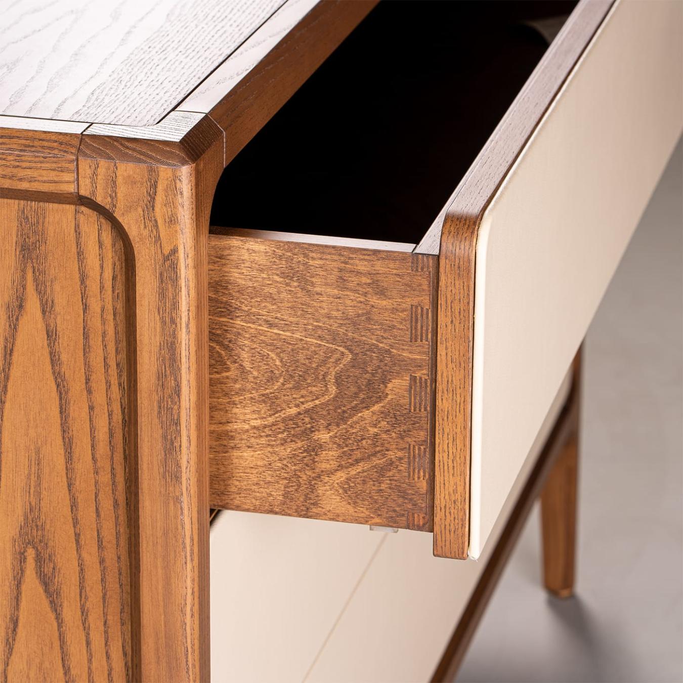 Комод с кожаной отделкой Leather-Covered Dresser