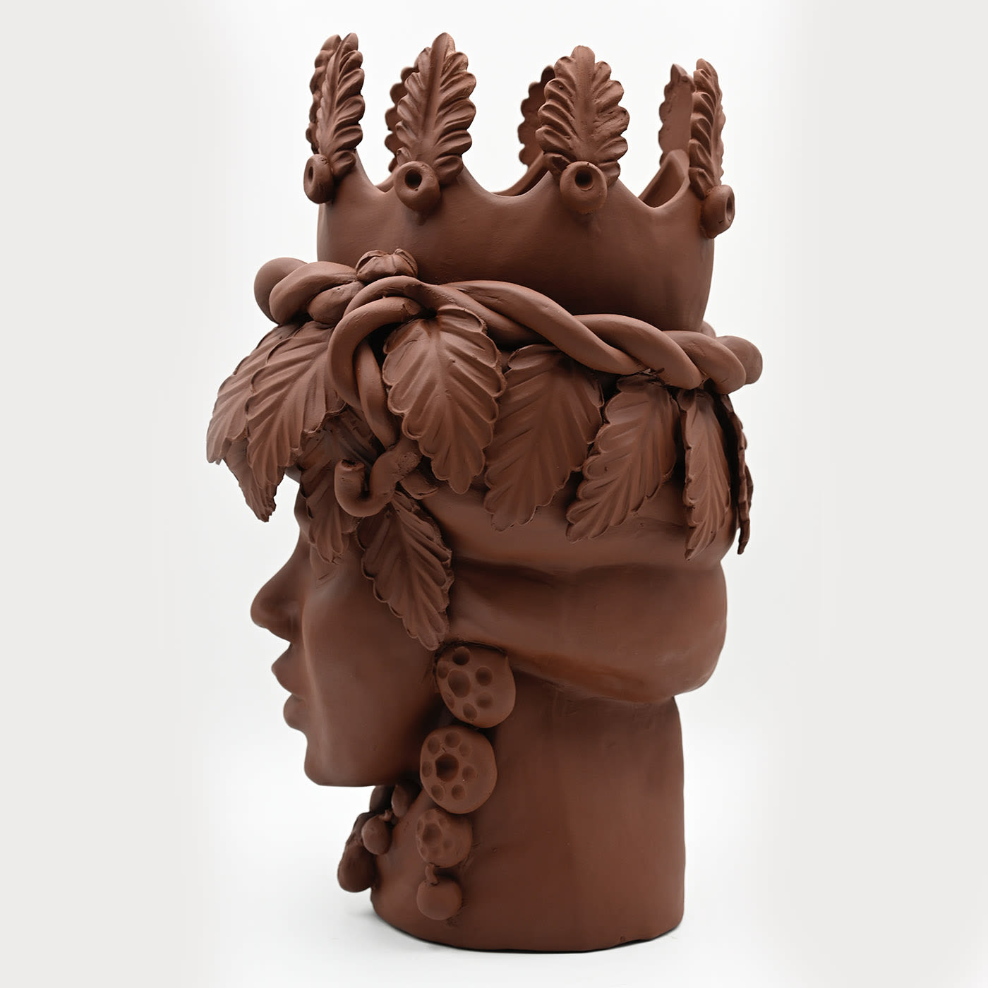 Коричнева скульптура Moor's Head