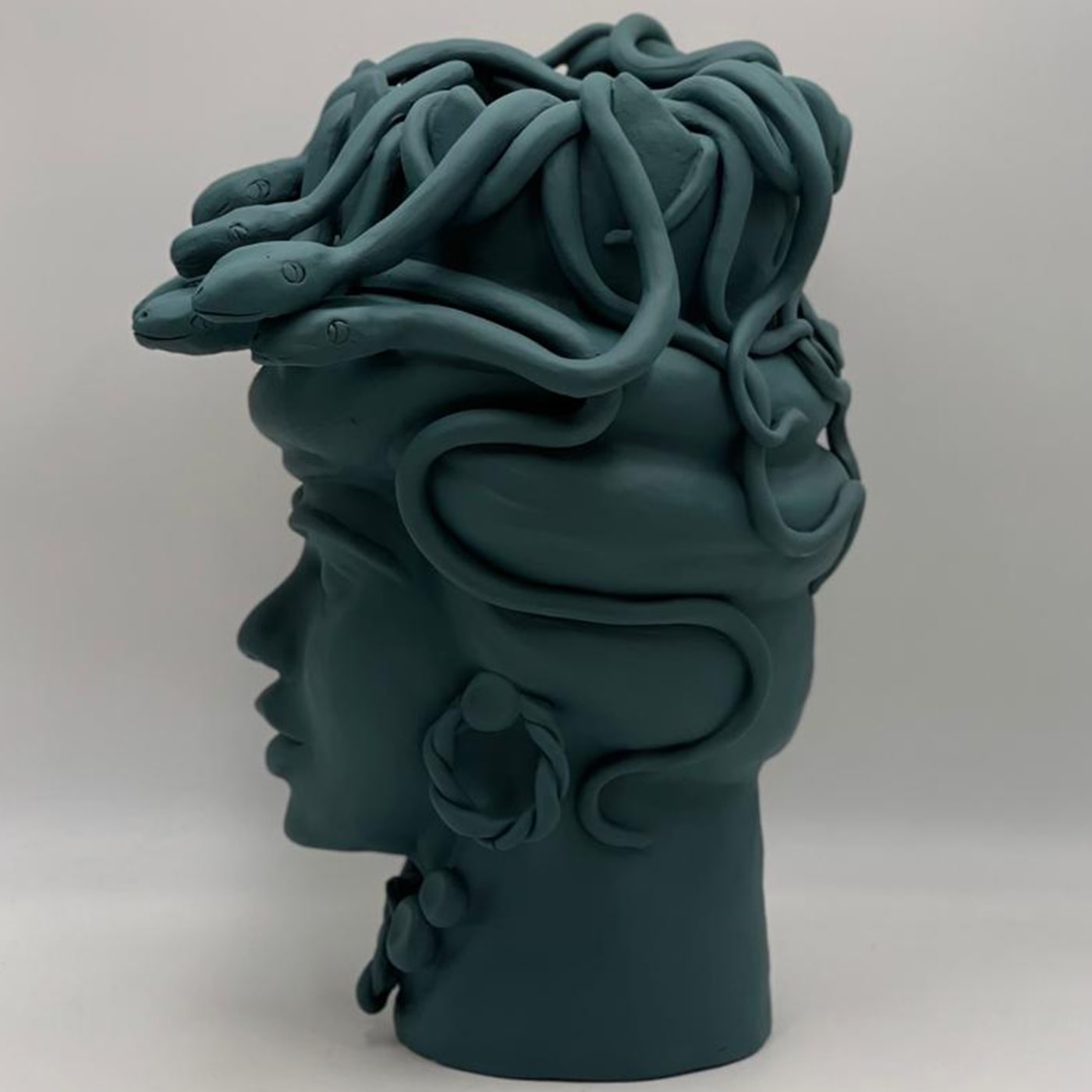 Матовая скульптура Moor's Head