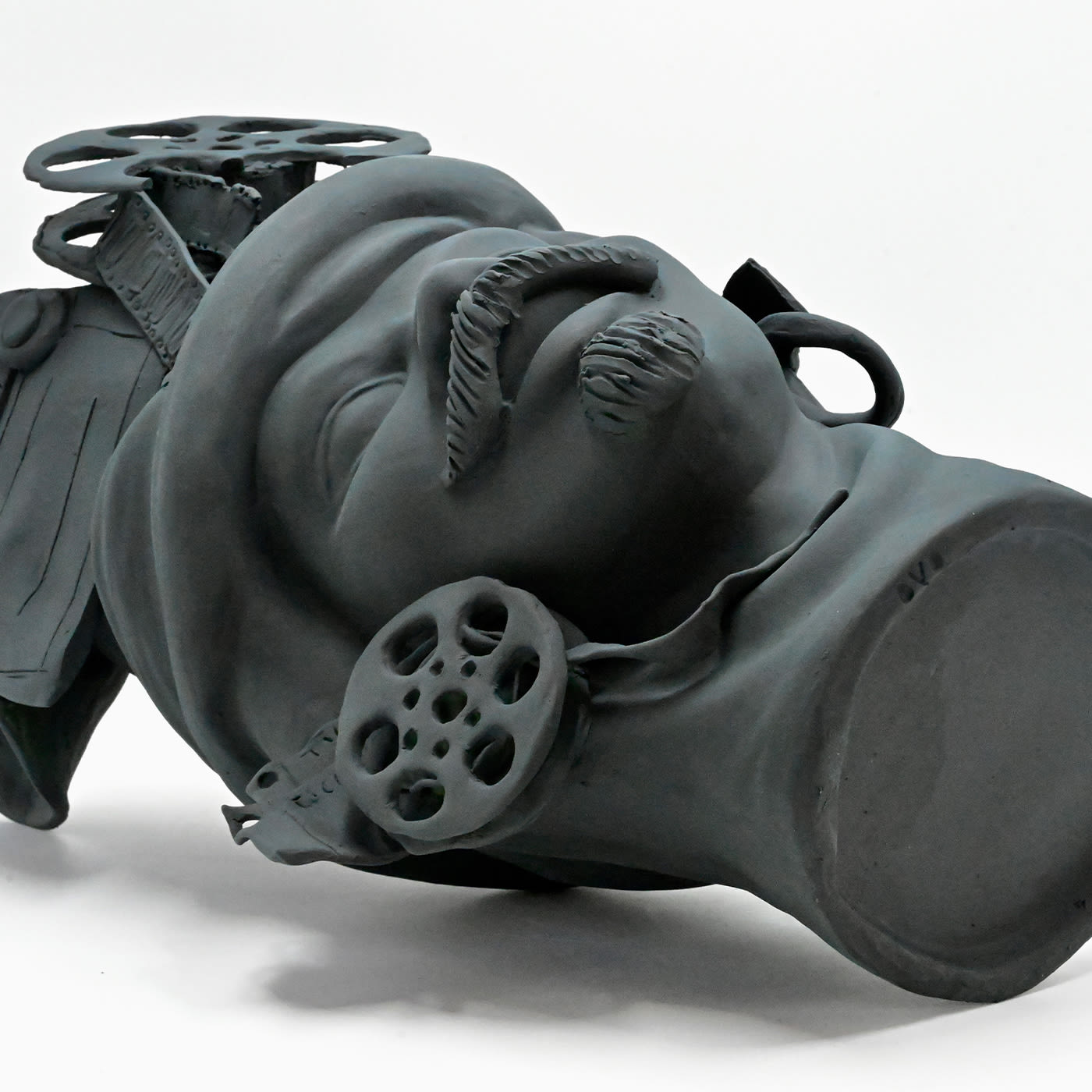Серая матовая скульптура Moor's Head