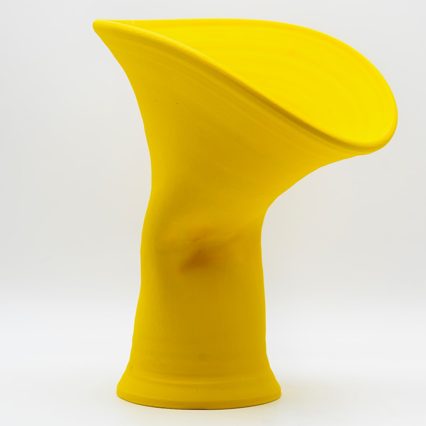 Жёлтая дизайнерская ваза Yellow