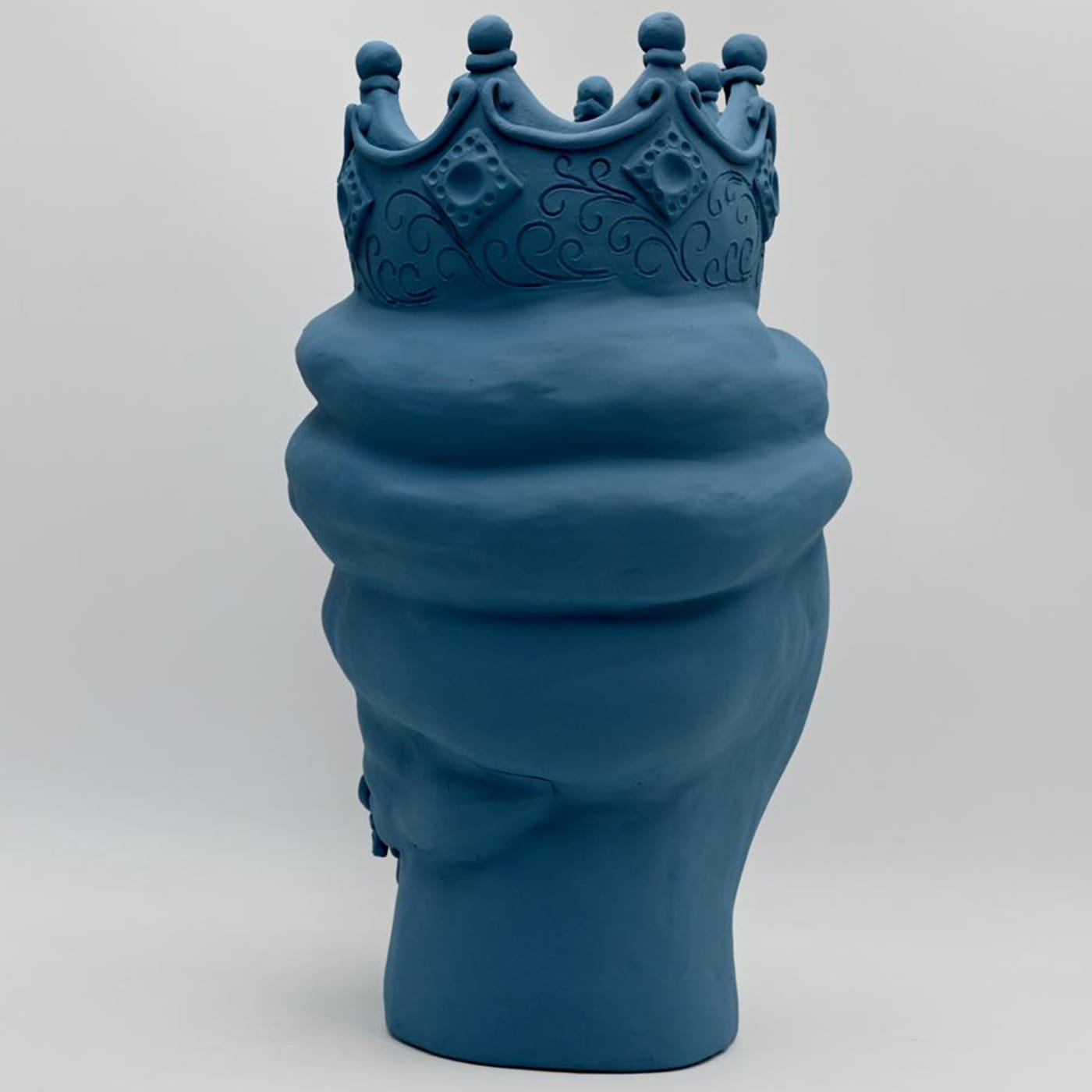 Синяя матовая скульптура Moor's Head