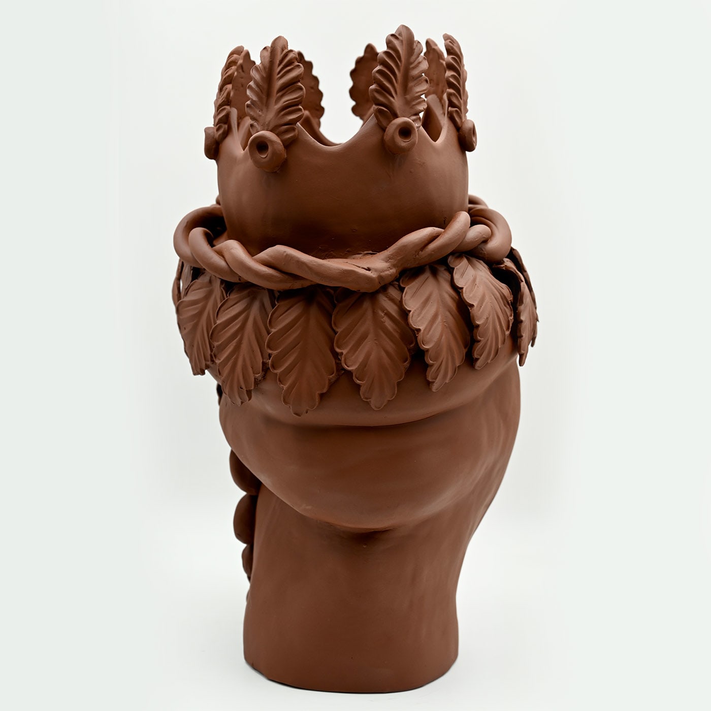 Коричнева скульптура Moor's Head