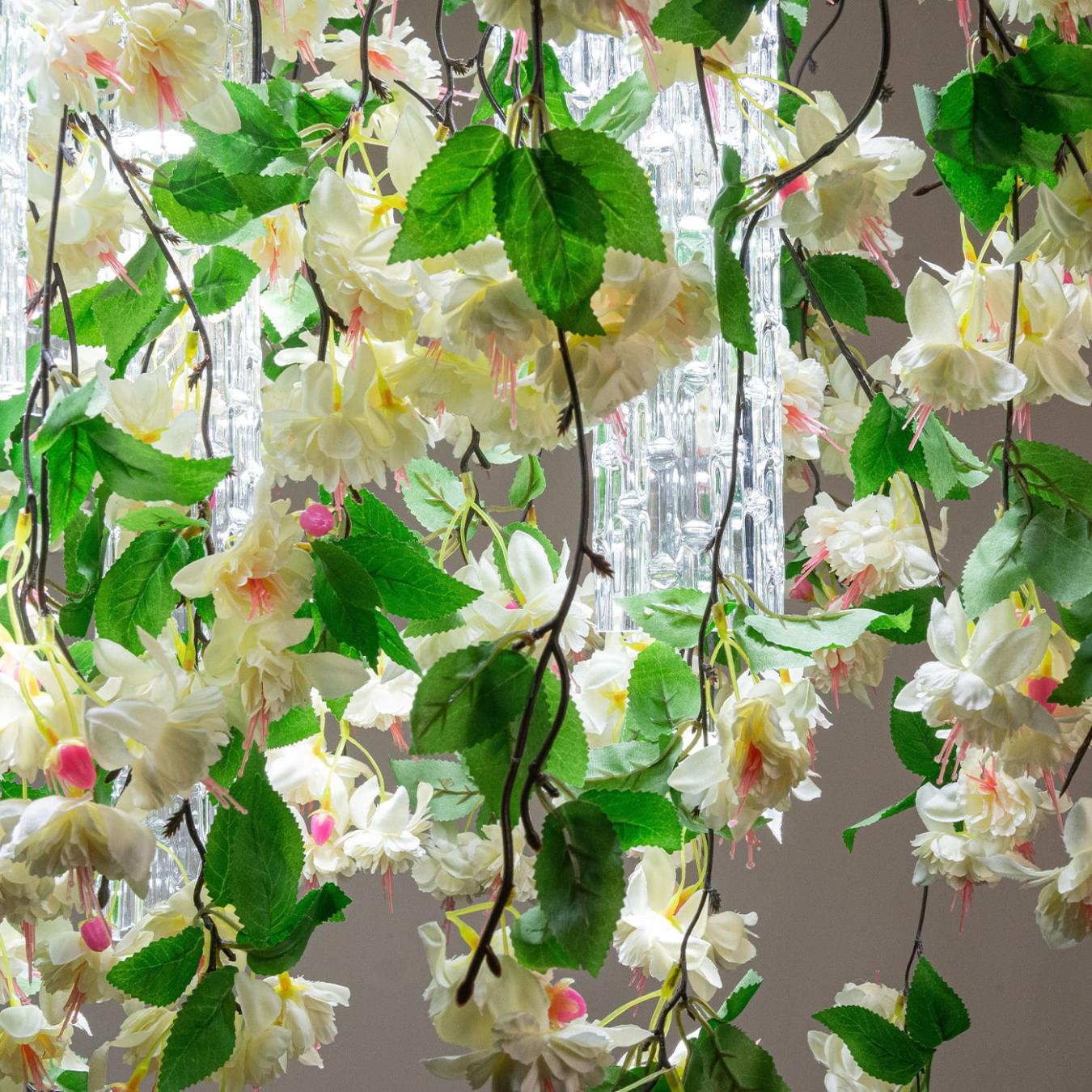 Большая белая каскадная люстра White Cascade