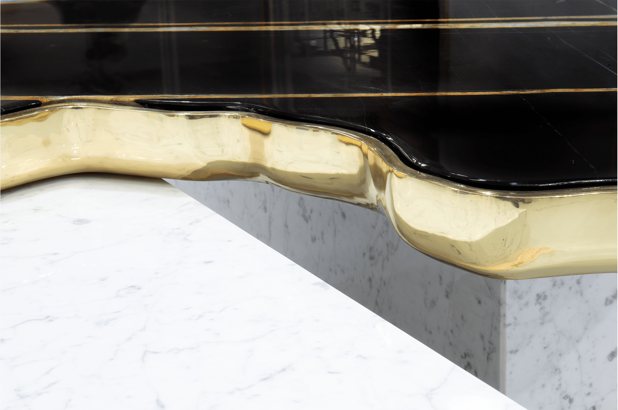 Журнальний столик Valencia Ebony Ivory Table