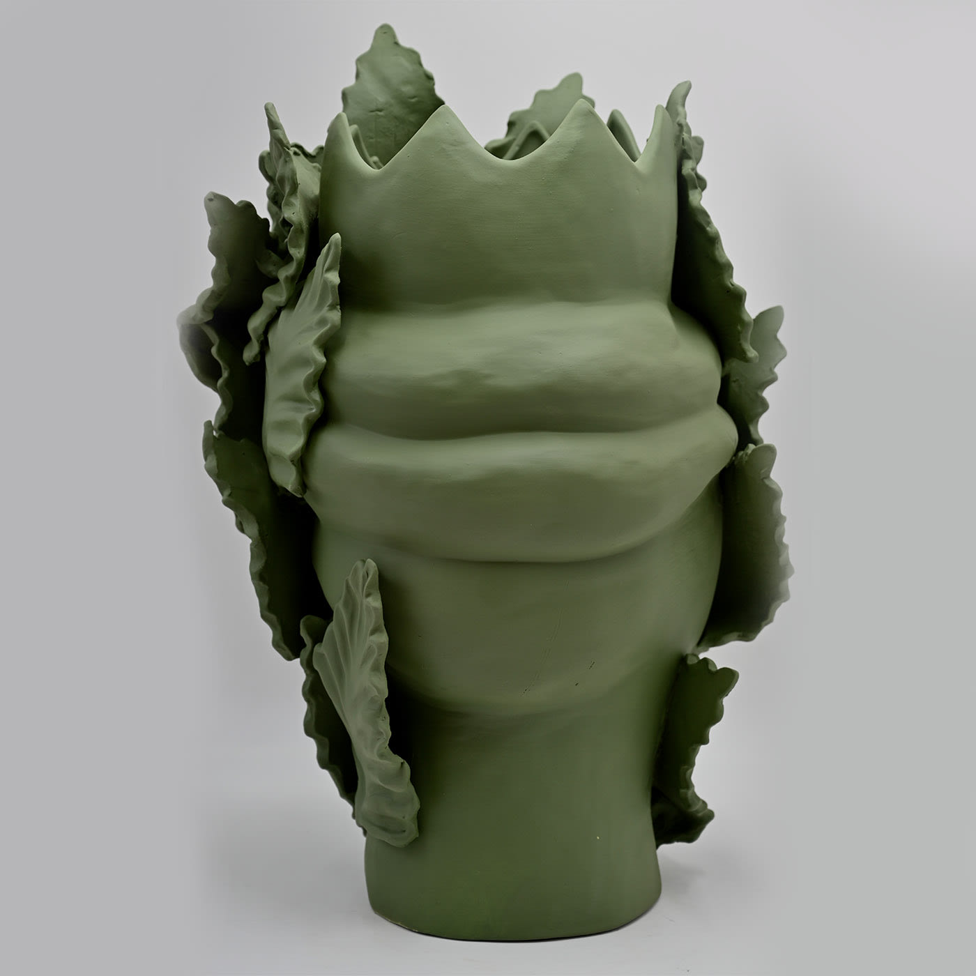 Матова зелена скульптура Moor's Head