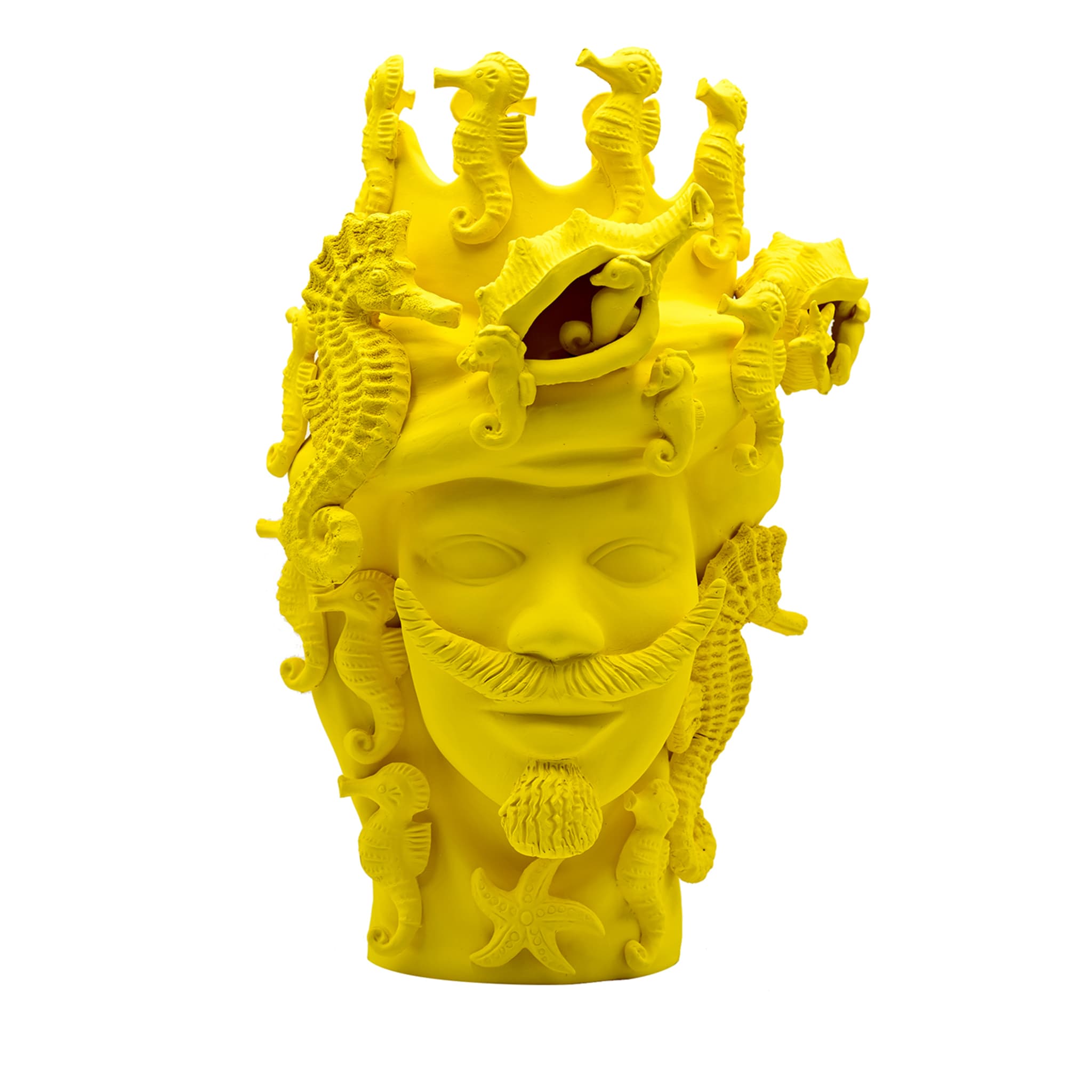 Жёлтая скульптура Moor's Head