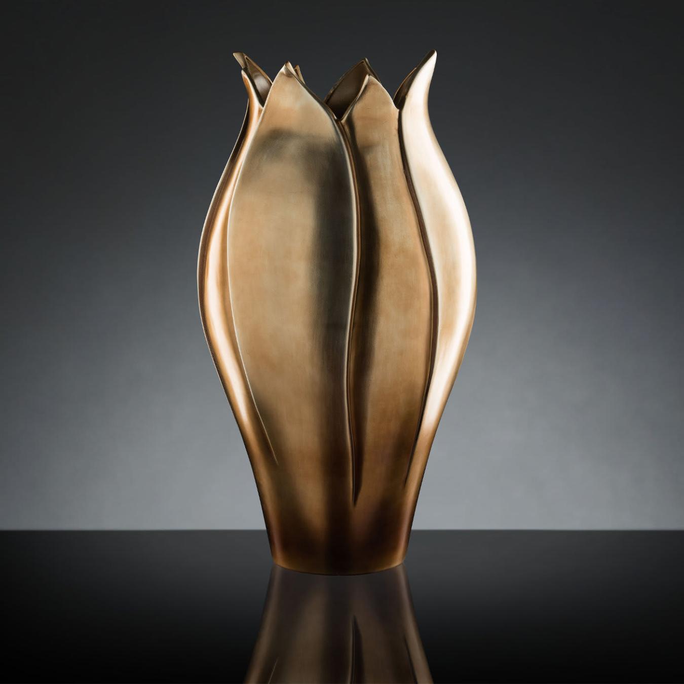 Латунная ваза Tulip