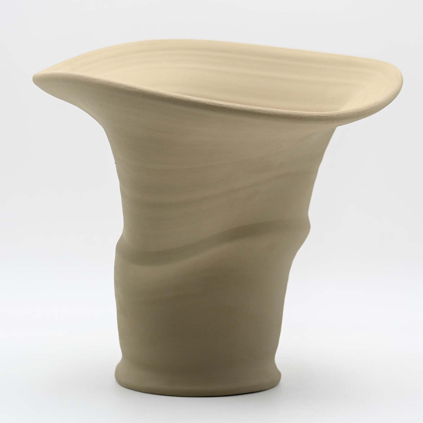 Бежевая дизайнерская ваза Beige