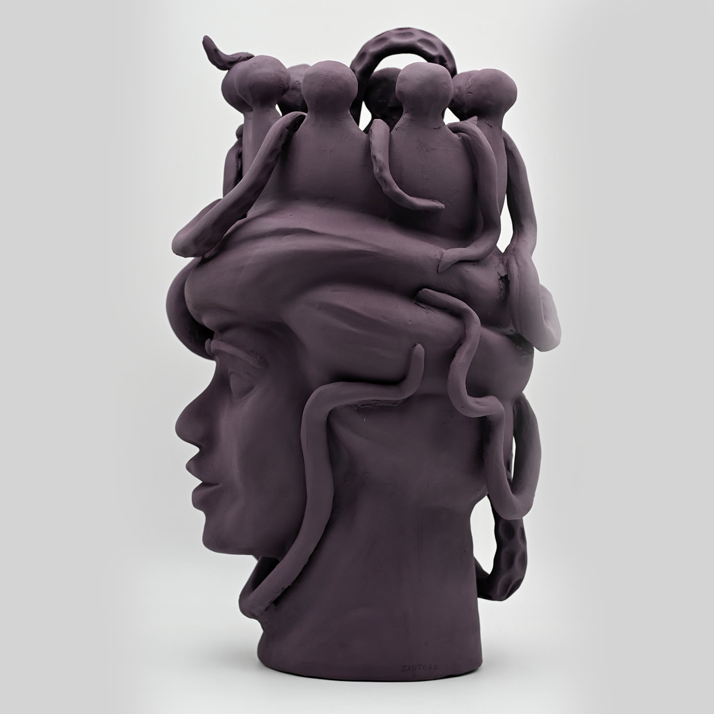Коричневая скульптура Moor's Head