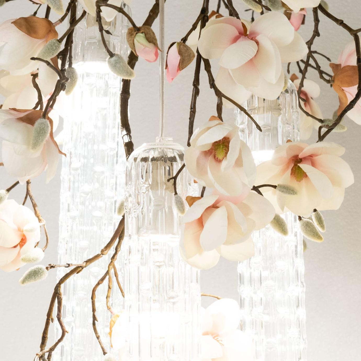 Малая белая люстра Magnolia
