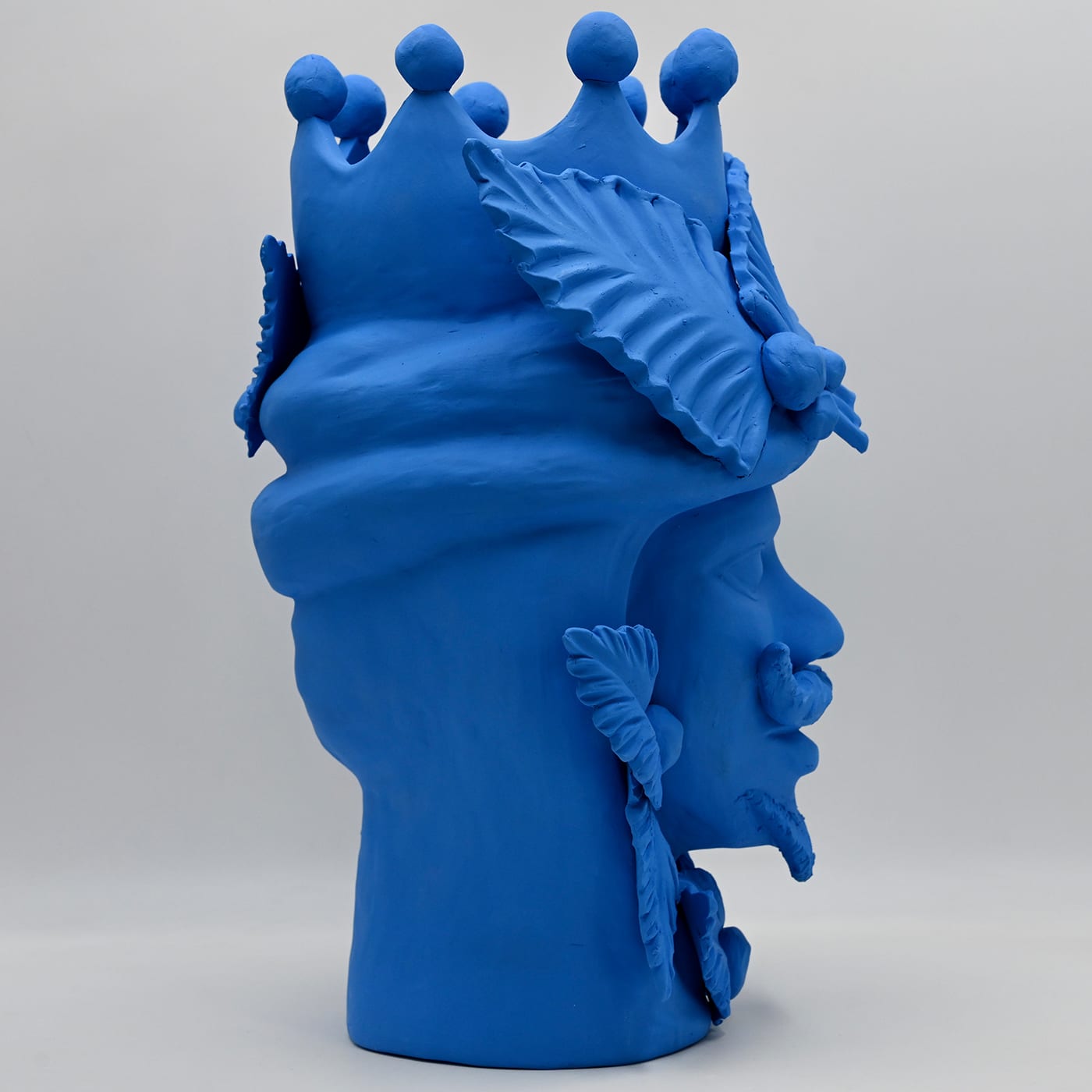 Синя скульптура Moor's Head