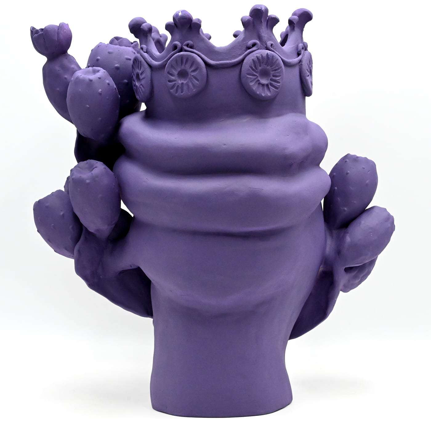 Фиолетовая скульптура Moor's Head