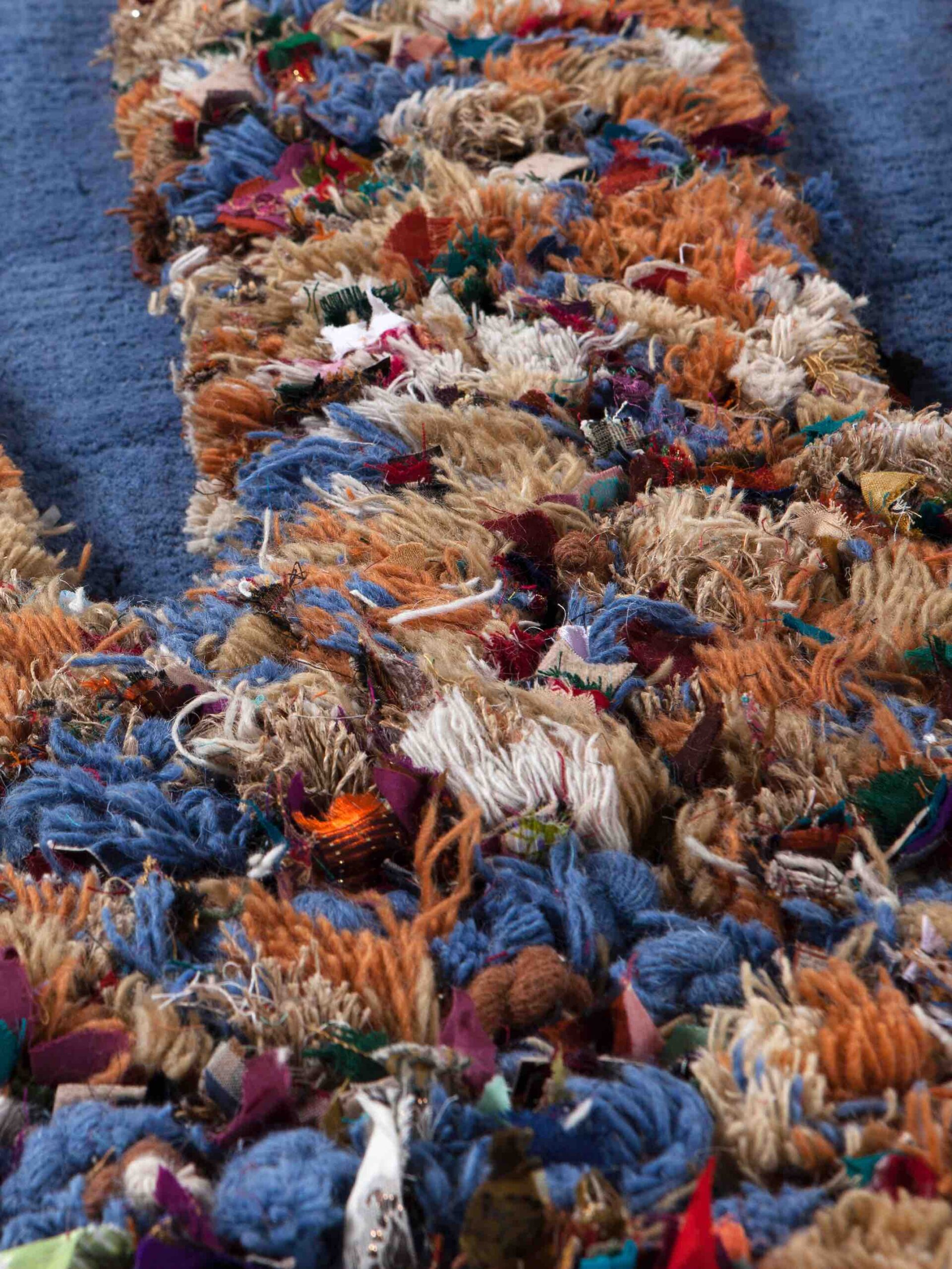 Круглий килим італійський ручної роботи Hand