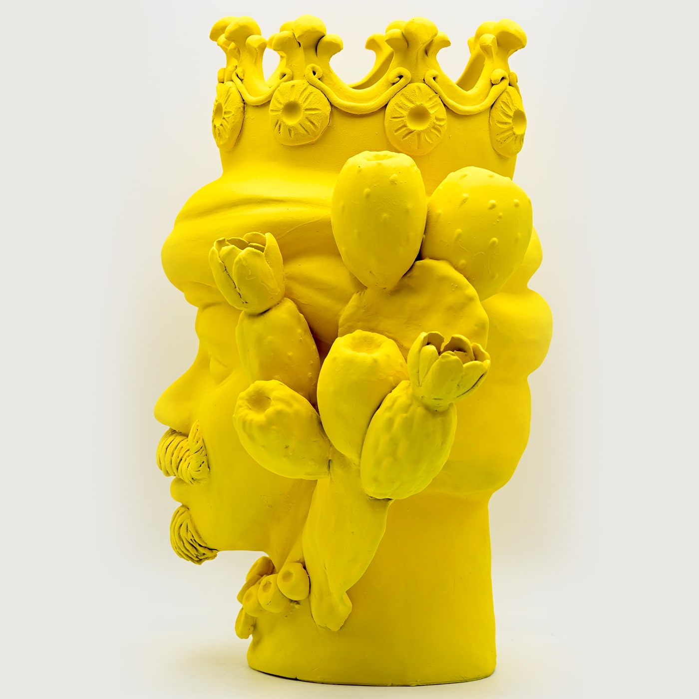 Жёлтая матовая скульптура Moor's Head