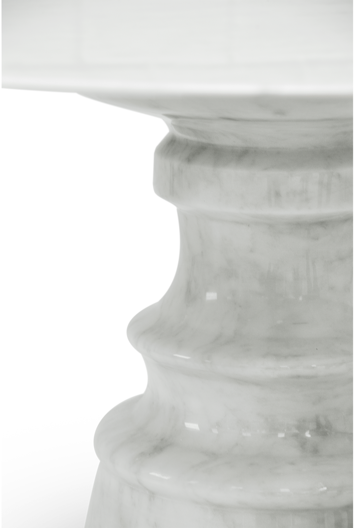 Обеденный стол Obsidian Round Estremoz