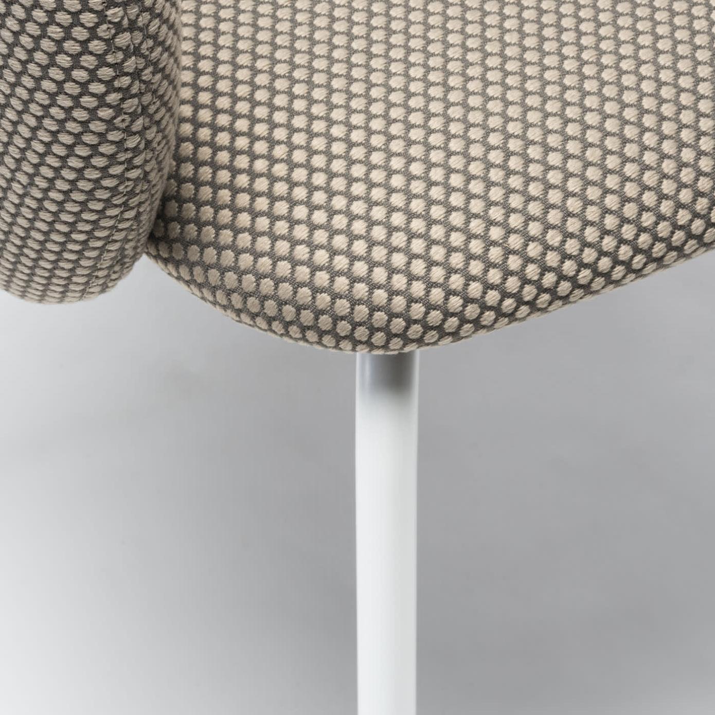 Светло-серый стул Bel M