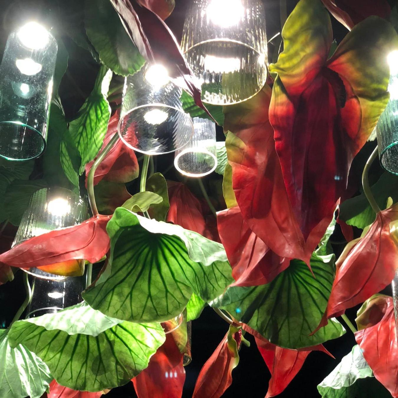 Красная люстра Red Anthurium