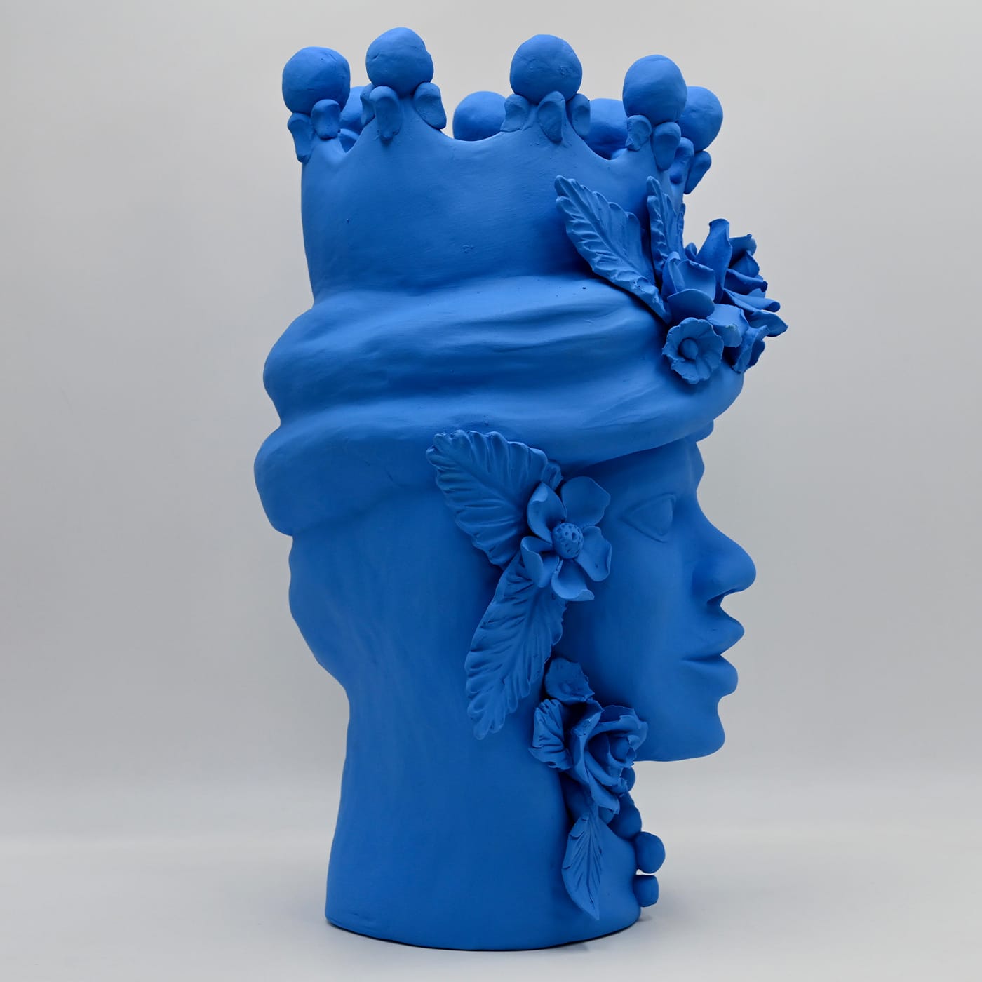 Синя скульптура Moor's Head