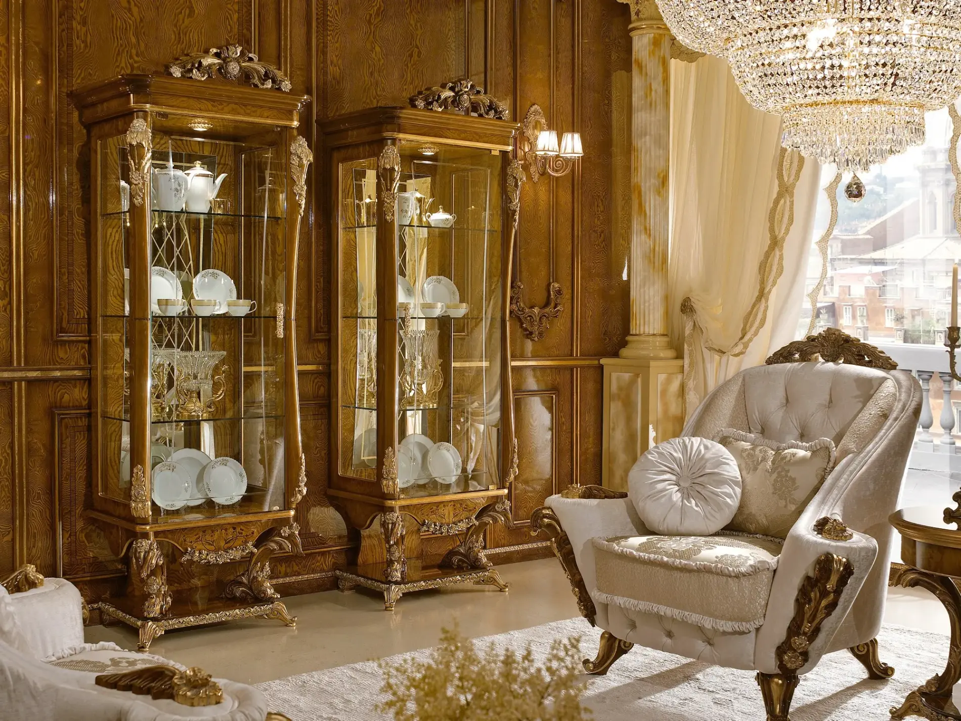 Итальянский элегантный стеклянный шкаф-витрина Dolcevita
