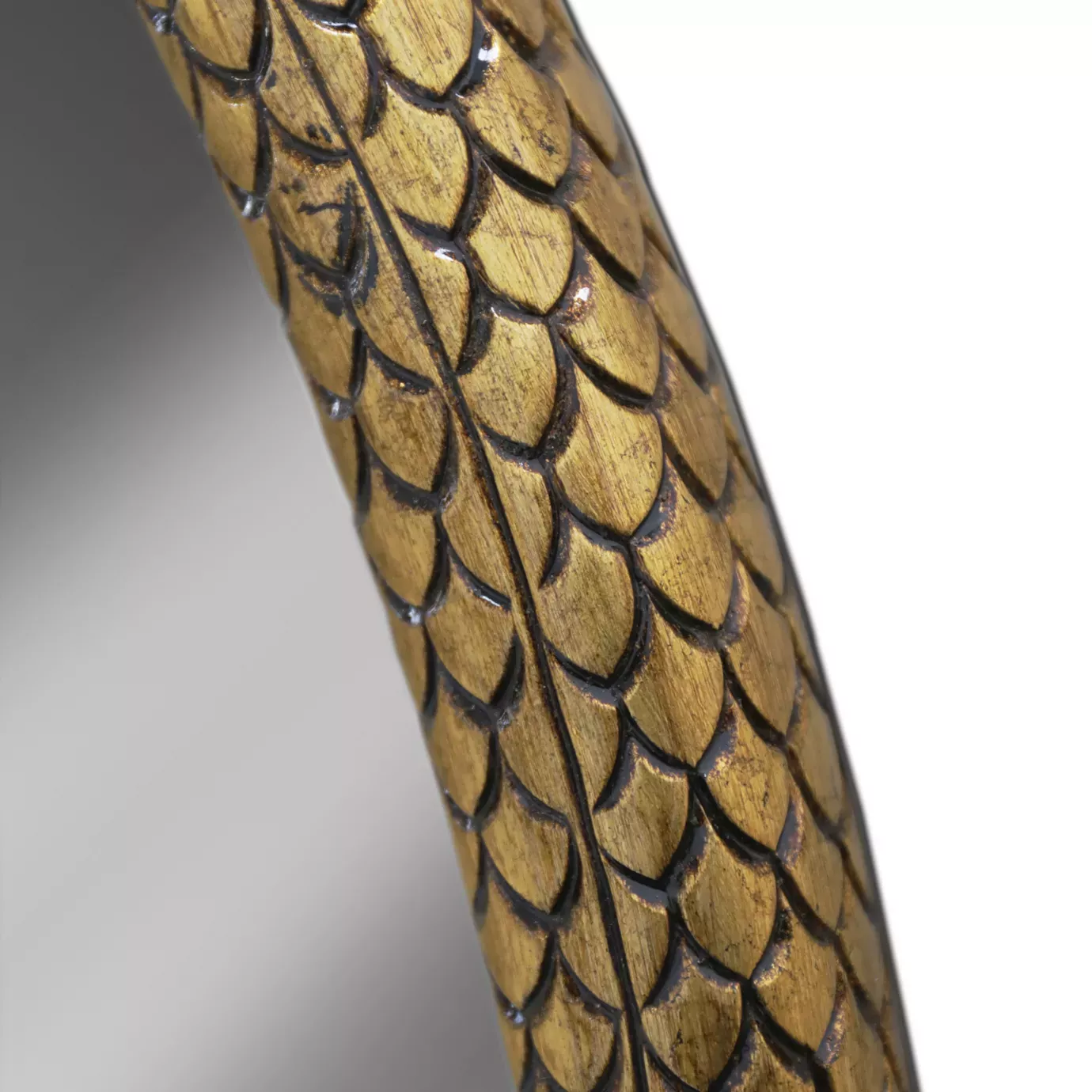 Дизайнерское зеркало Serpentine Apple-Shaped