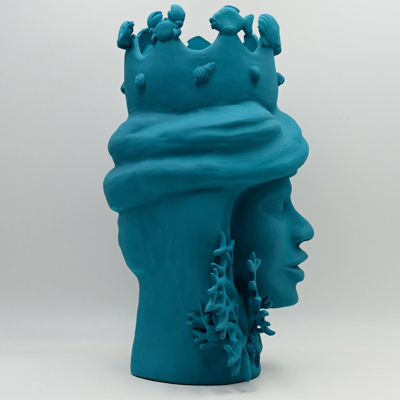 Синьо-зелена скульптура Moor's Head