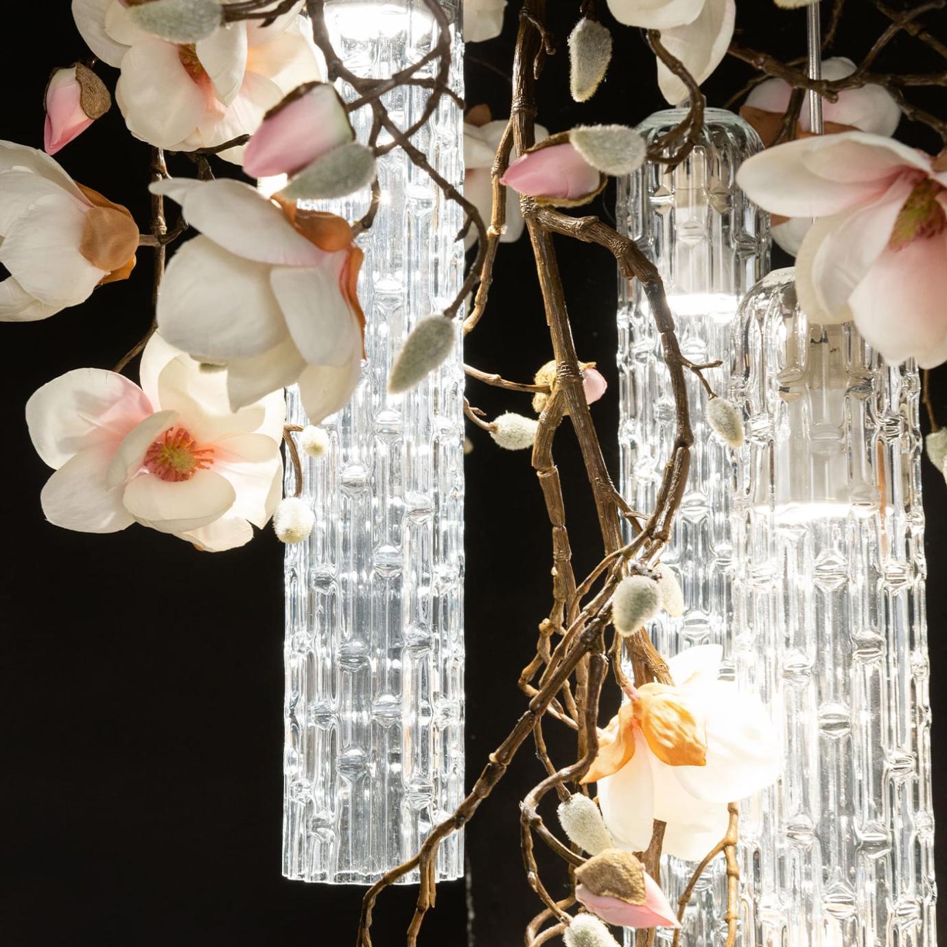 Малая белая люстра Magnolia