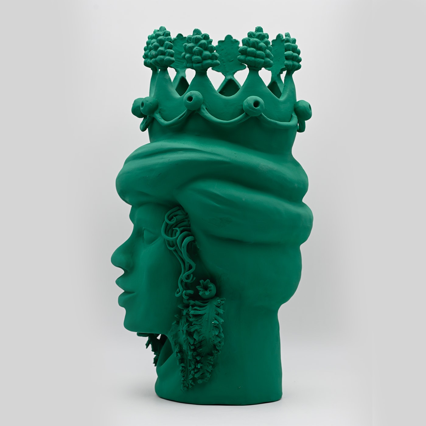 Зелёная скульптура Moor's Head