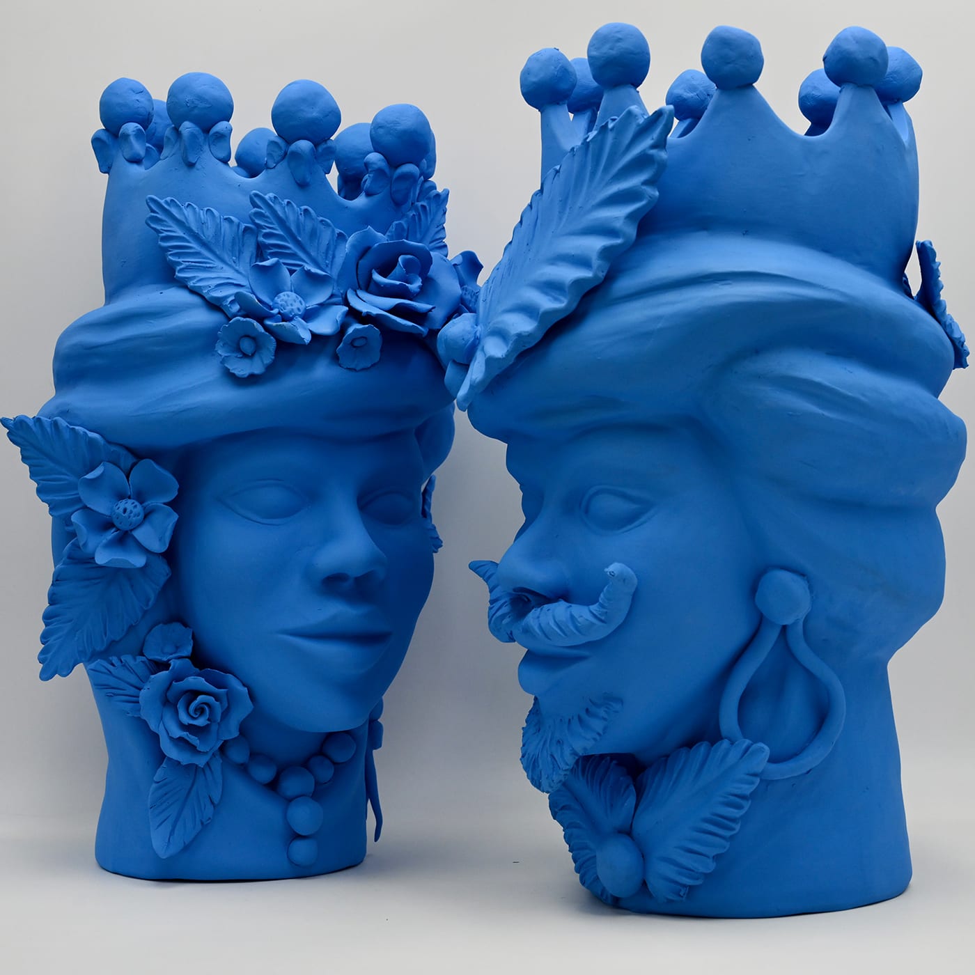 Синя скульптура Moor's Head