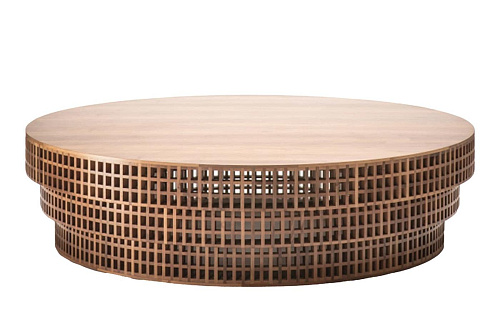 Ореховый журнальный столик ручной работы