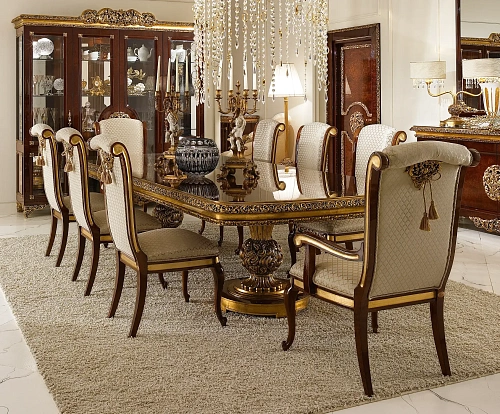 Класичне крісло з підлокітниками