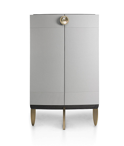 Шкаф с перламутровыми и бронзовыми деталями