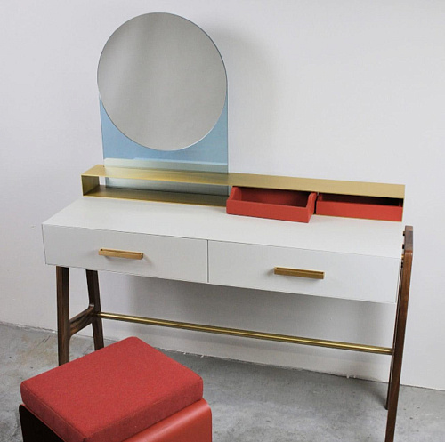 Туалетный столик с зеркалом премиум-класса