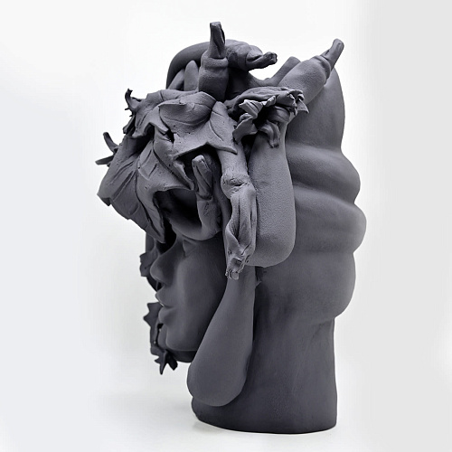 Серая скульптура Moor's Head