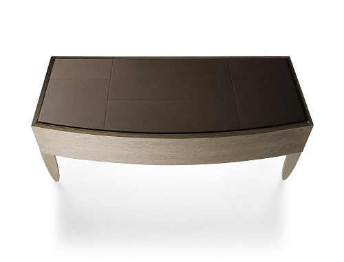 Письменный стол с кожаной столешницей