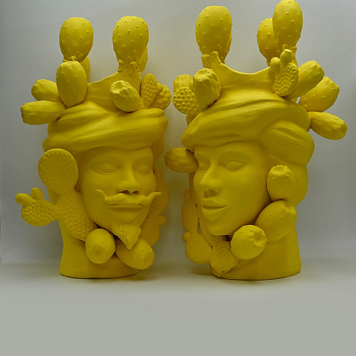 Уникальная жёлтая скульптура Moor's Head