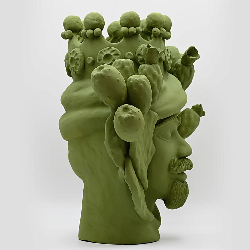 Зелёная скульптура Moor's Head