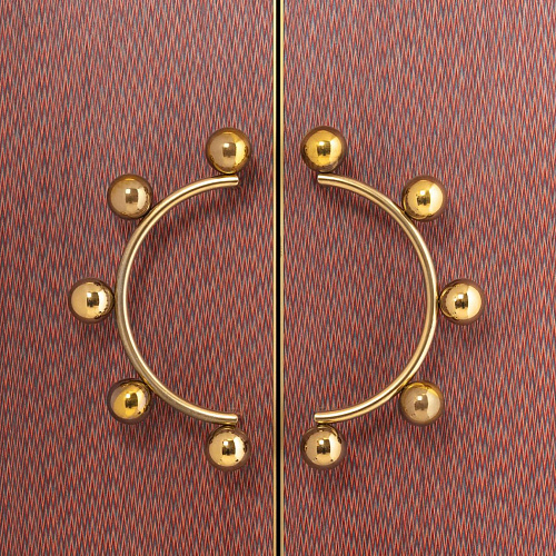 Элитный высокий деревянный шкаф