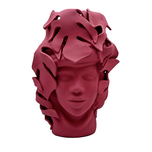 Розовая скульптура Moor's Head